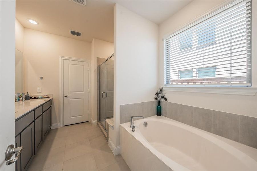 Furnished interior view inside a new home in , Little Elm (Image 14).