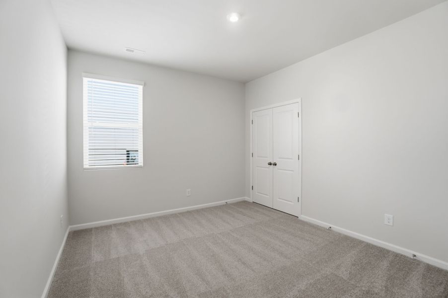 Spacious, unfurnished interior of a new home in Waxhaw Landing, Monroe (Image 24).