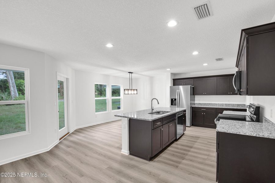 Furnished interior view inside a new home in , Palatka (Image 10).