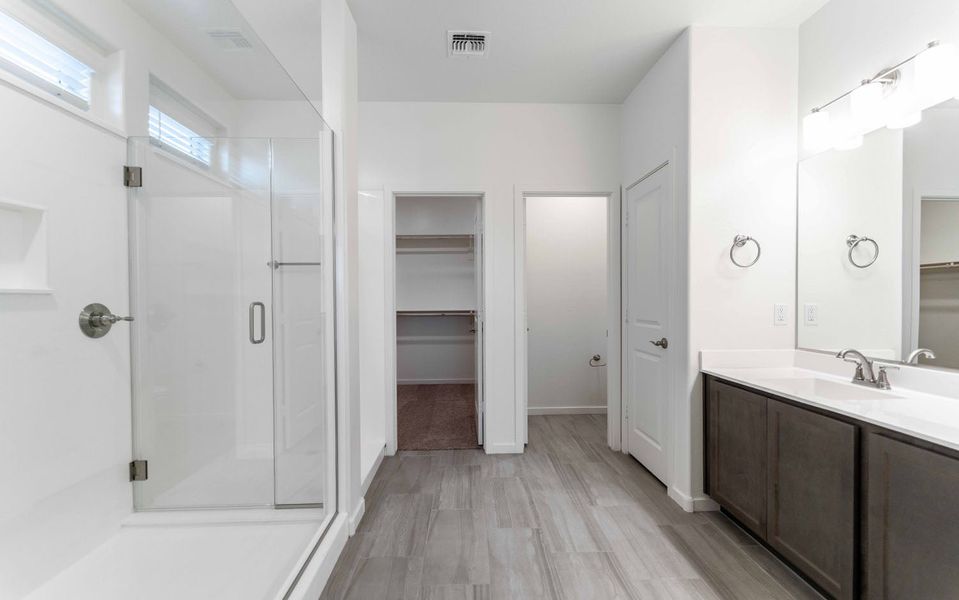 Furnished interior view inside a new home in Rancho Mirage, Maricopa (Image 10).