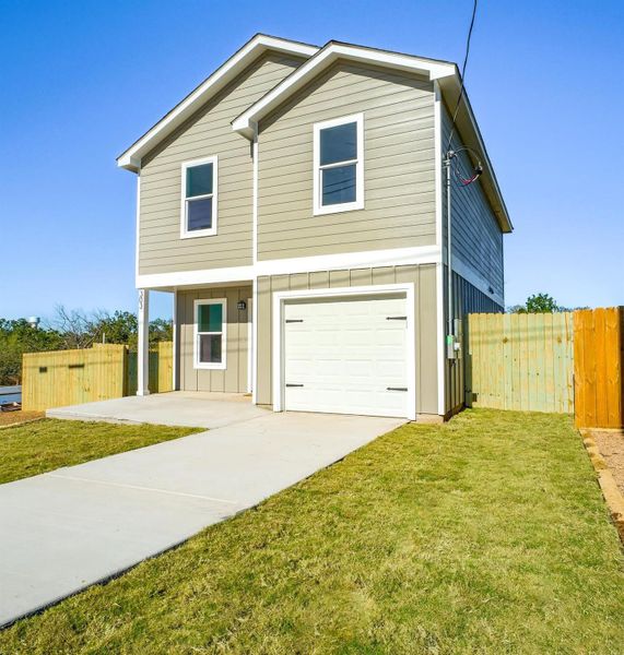 Front exterior of a new home in , Granite Shoals, TX, highlighting curb appeal (Image 1). Front exterior of a new home in , Granite Shoals, TX, highlighting curb appeal (Image 1).