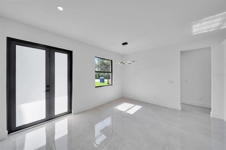 Spacious, unfurnished interior of a new home in , Port Charlotte (Image 11).
