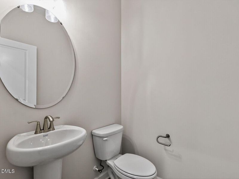 022-1280x960-powder-room