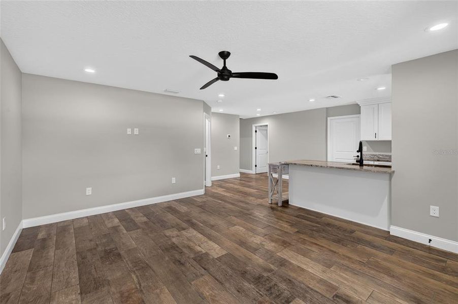 Spacious, unfurnished interior of a new home in , Winter Haven (Image 17).
