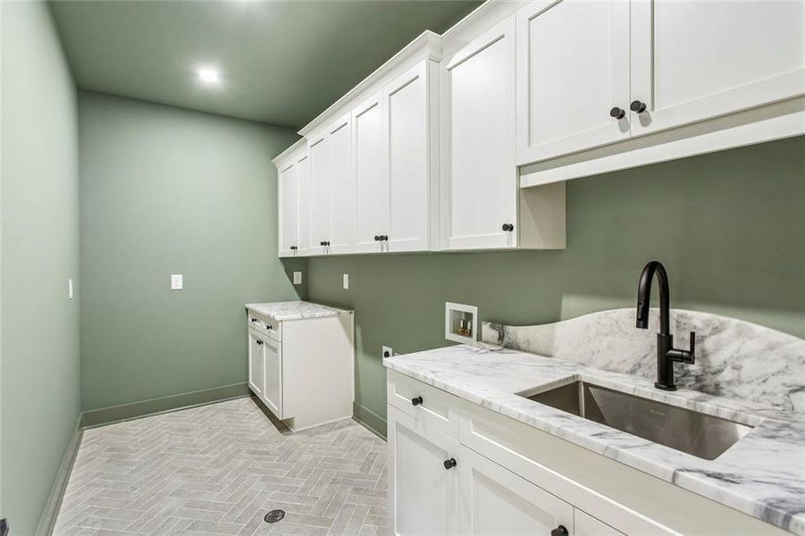 Furnished interior view inside a new home in , Atlanta (Image 7).