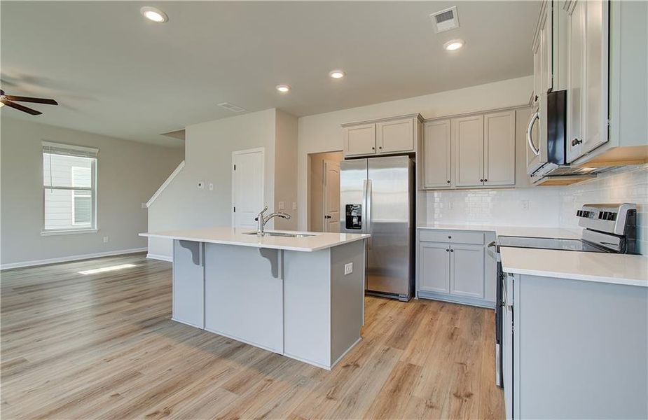 Furnished interior view inside a new home in Towne Center, Hampton (Image 6).