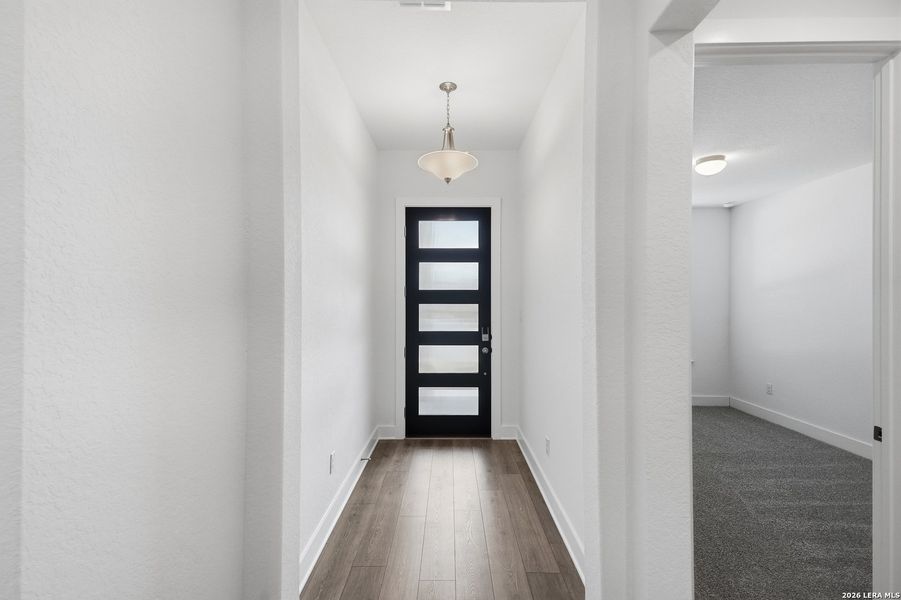 Spacious, unfurnished interior of a new home in Stillwater Ranch, San Antonio (Image 30). Spacious, unfurnished interior of a new home in Stillwater Ranch, San Antonio (Image 30).