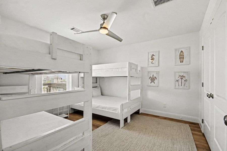 Furnished interior view inside a new home in , Galveston (Image 31).
