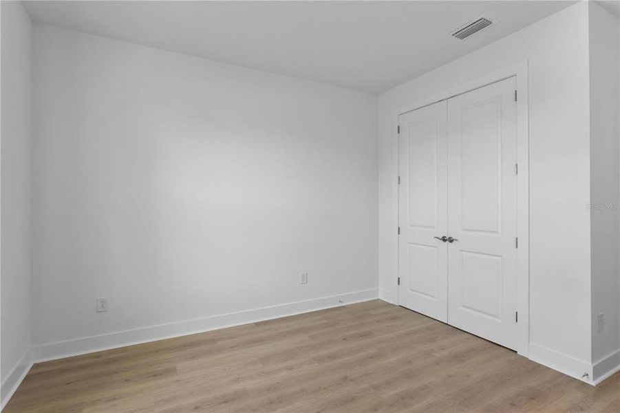 Spacious, unfurnished interior of a new home in , Tampa (Image 32).