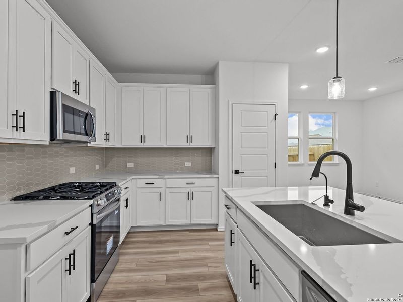 Furnished interior view inside a new home in Horizon Pointe, San Antonio (Image 11). Furnished interior view inside a new home in Horizon Pointe, San Antonio (Image 11).