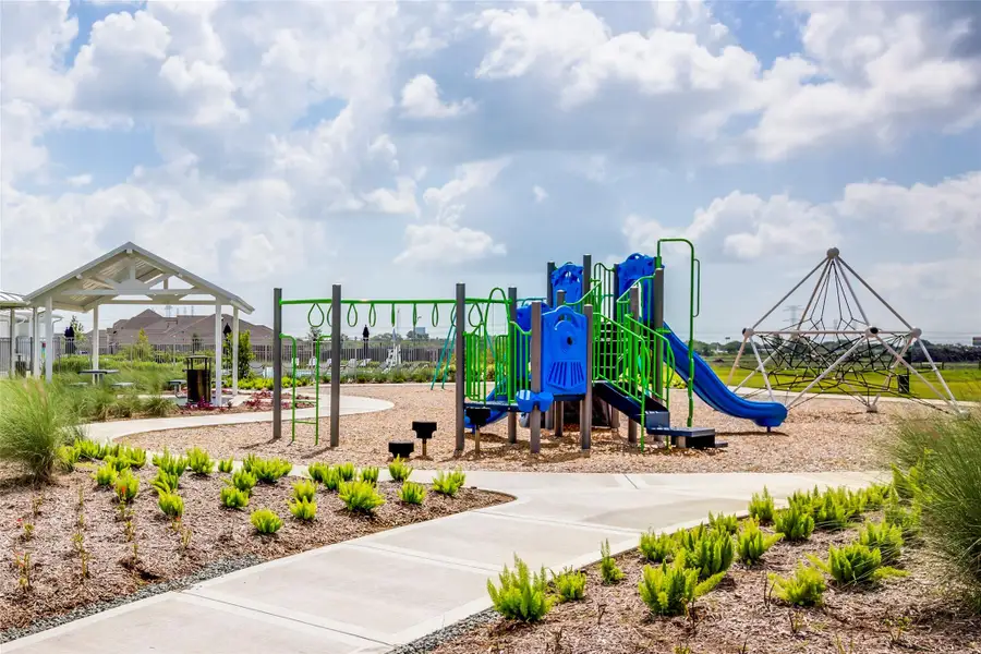 Community amenities in Coastal Point, League City (Image 14).