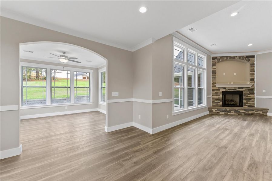 Representative unfurnished interior of a home built from the Roosevelt Elite by Enchanted Homes in Lakeside at Blue Ridge Plantation, Taylors (Image 19). Representative unfurnished interior of a home built from the Roosevelt Elite by Enchanted Homes in Lakeside at Blue Ridge Plantation, Taylors (Image 19).