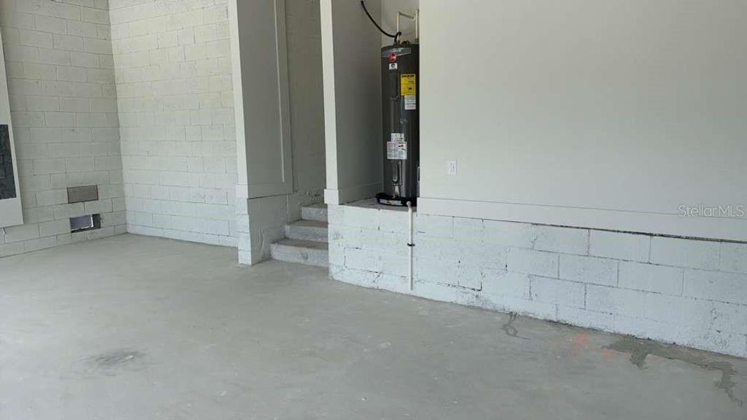 Exterior details and patio area of a home in , Port Charlotte (Image 25).