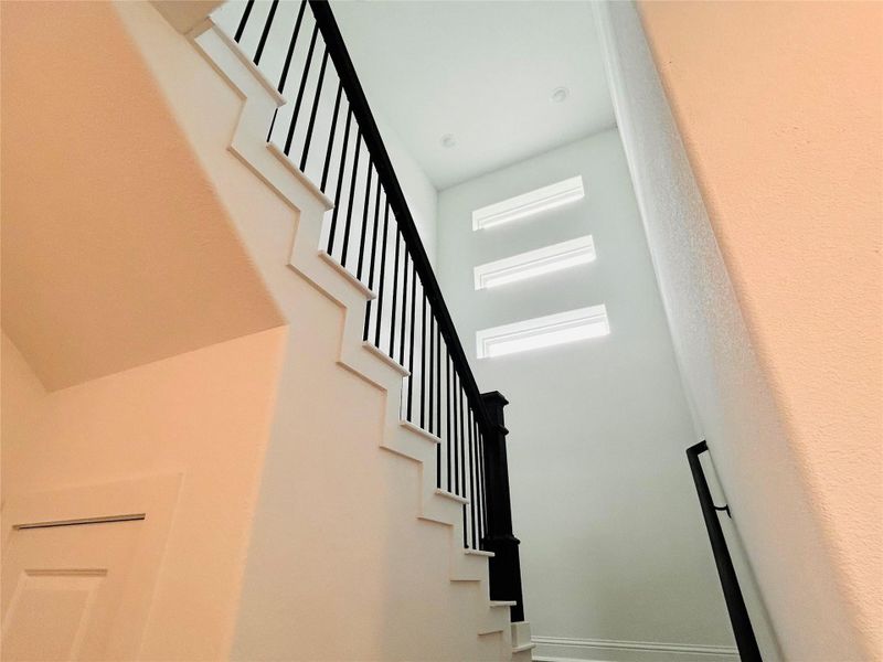 Spacious, unfurnished interior of a new home in , Houston (Image 19).