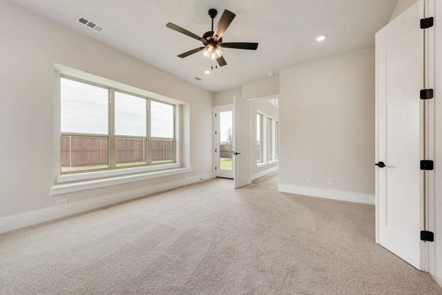 Spacious, unfurnished interior of a new home in Park Place, Prosper (Image 37). Spacious, unfurnished interior of a new home in Park Place, Prosper (Image 37).