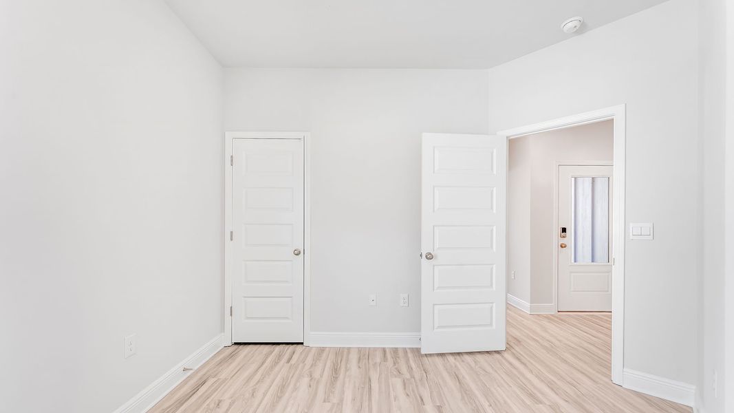 Spacious, unfurnished interior of a new home in WindMark Beach, Port Saint Joe (Image 21).