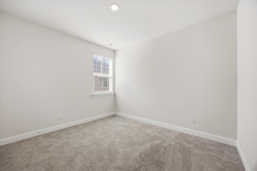 Spacious, unfurnished interior of a new home in , Orangeburg (Image 37).