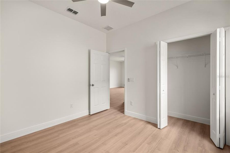 Spacious, unfurnished interior of a new home in , Osteen (Image 40).