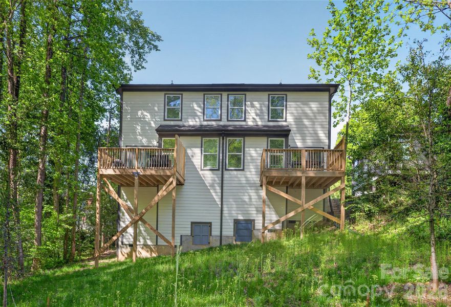 Exterior details and patio area of a home in , Charlotte (Image 22).