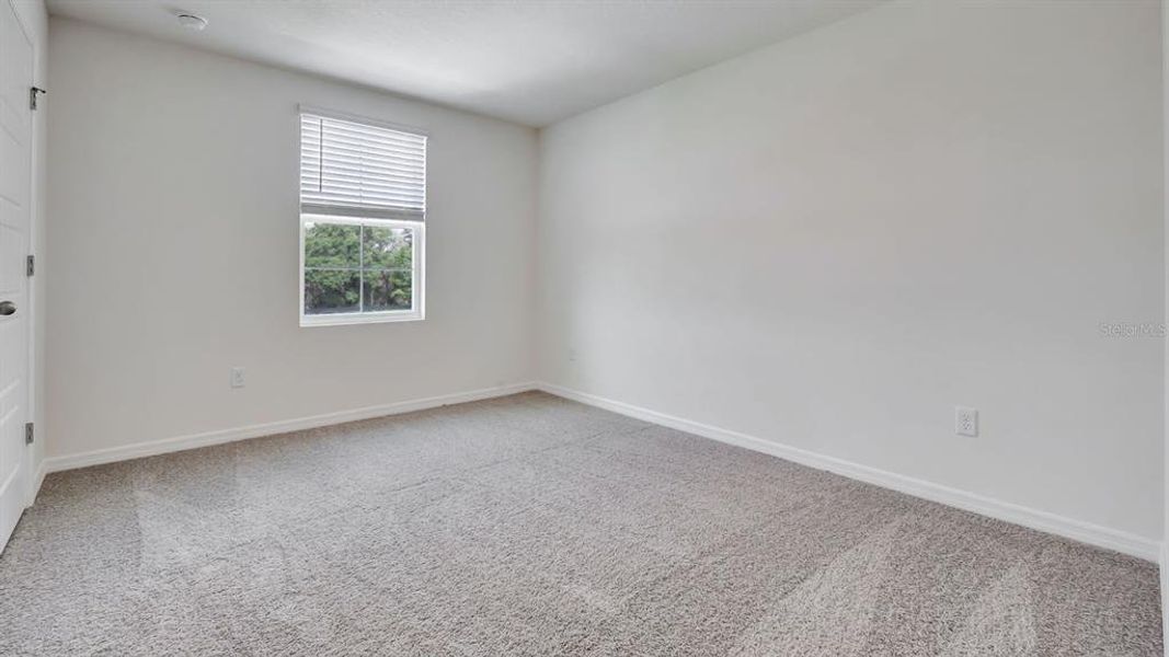 Spacious, unfurnished interior of a new home in , Haines City (Image 24).