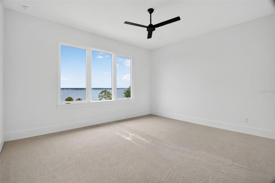 Spacious, unfurnished interior of a new home in , Mount Dora (Image 20).
