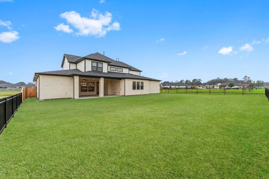 Exterior details and patio area of a home in , Tomball (Image 23).
