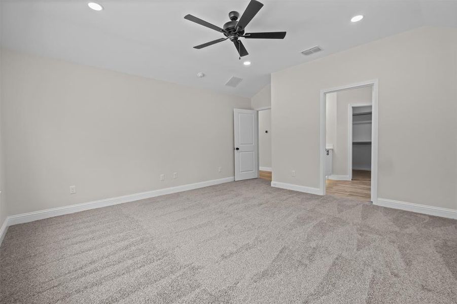 Spacious, unfurnished interior of a new home in , Lindale (Image 11).