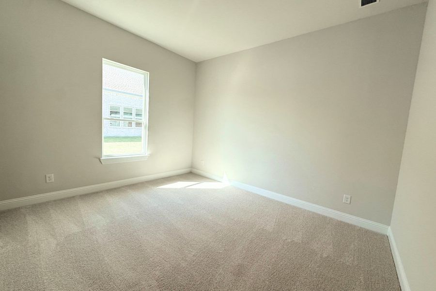 Spacious, unfurnished interior of a new home in Polo Ridge, Mesquite (Image 18).
