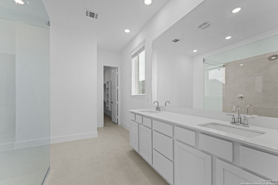 Furnished interior view inside a new home in , New Braunfels (Image 6).