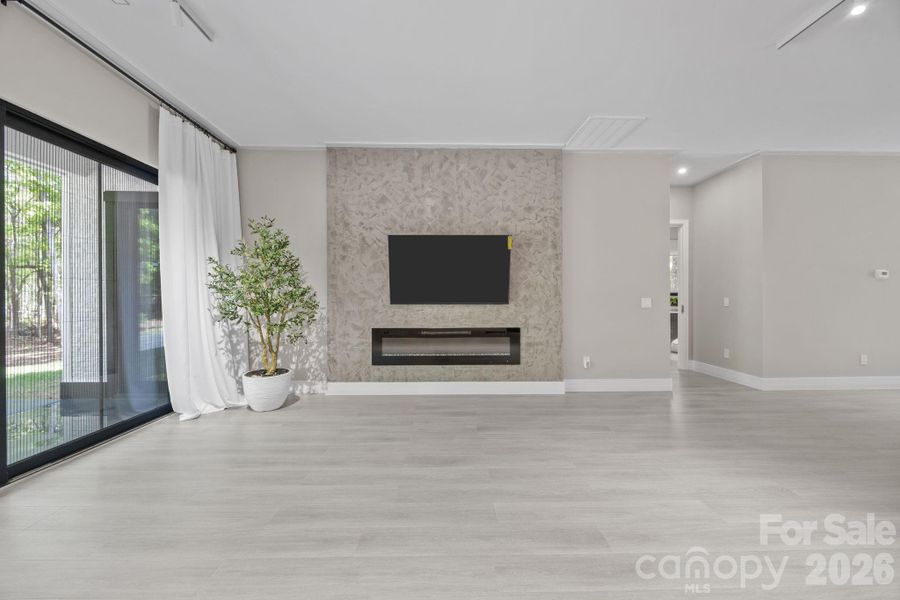 Spacious, unfurnished interior of a new home in , Charlotte (Image 19).