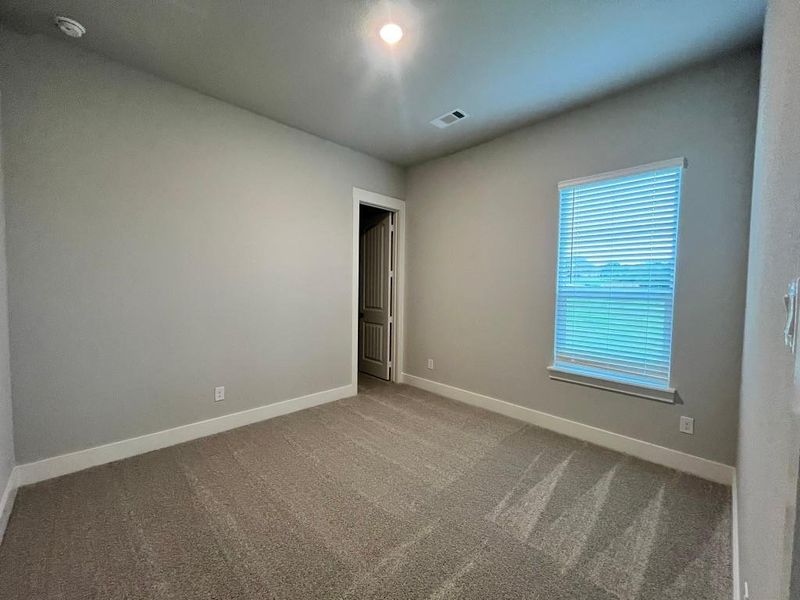 Spacious, unfurnished interior of a new home in Eagle Ridge Estates, Weatherford (Image 13).