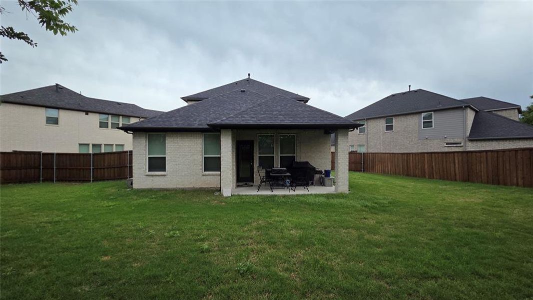 Exterior details and patio area of a home in , Wylie (Image 3).