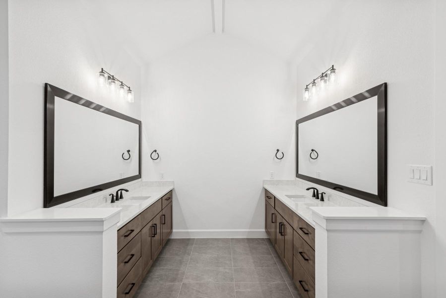 Furnished interior view inside a new home in Jordan Ranch 70' Homesites, Fulshear (Image 5). Furnished interior view inside a new home in Jordan Ranch 70' Homesites, Fulshear (Image 5).