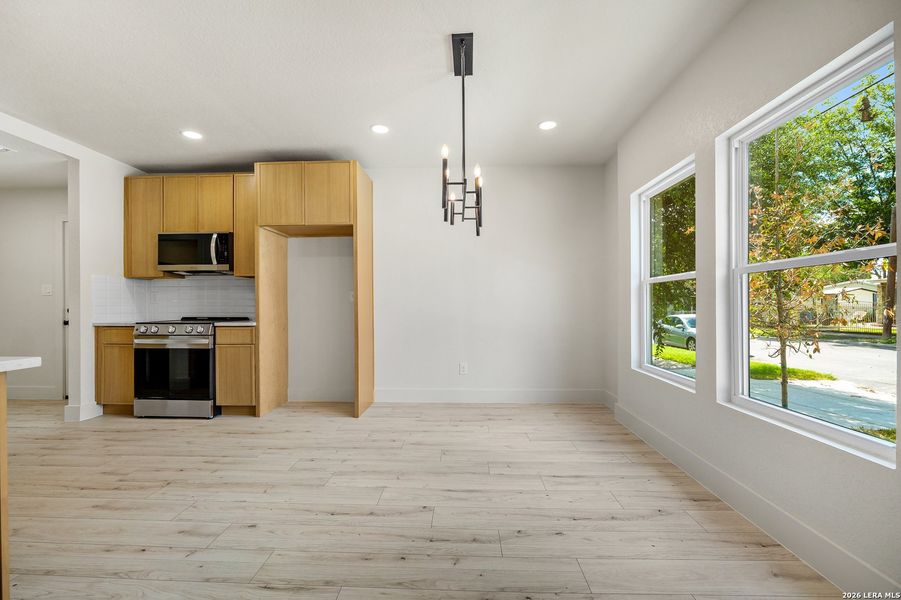 Spacious, unfurnished interior of a new home in , San Antonio (Image 30).