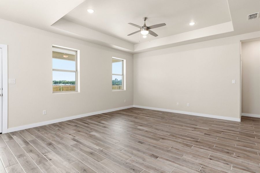 Spacious, unfurnished interior of a new home in Paloma Ranch, Harlingen (Image 12).