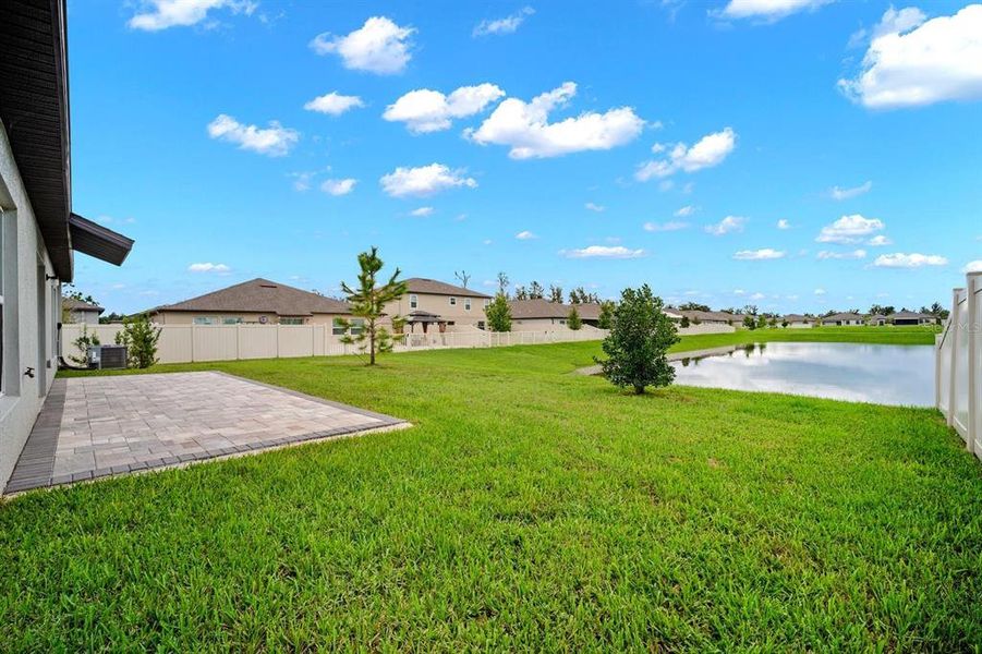 Exterior details and patio area of a home in North Park Isle, Plant City (Image 4).