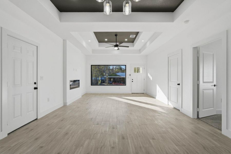 Spacious, unfurnished interior of a new home in , Willis (Image 13).