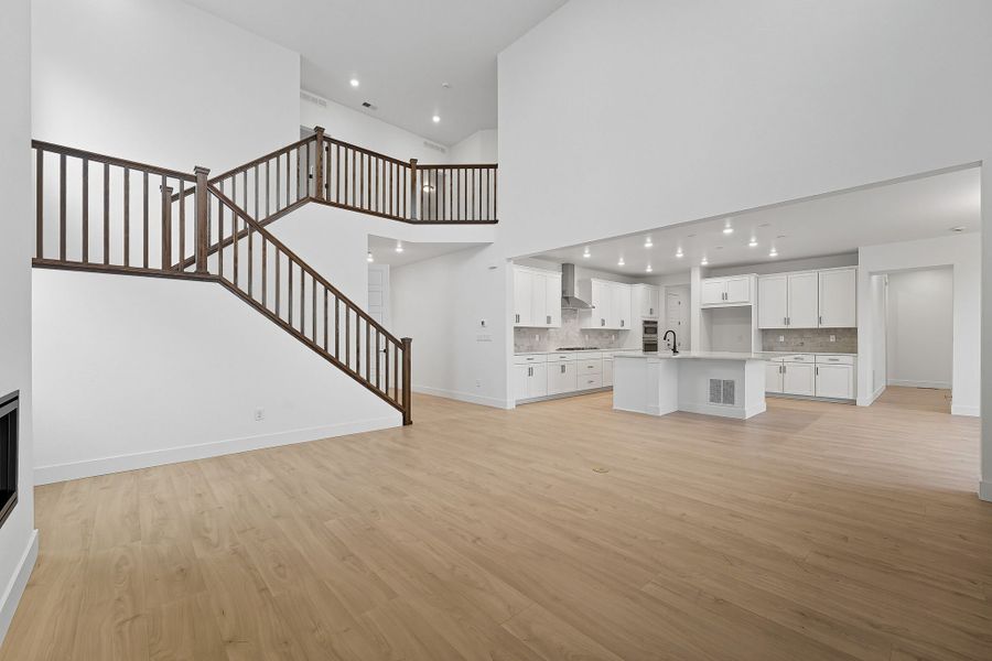 Spacious, unfurnished interior of a new home in Trailstone, Arvada (Image 12).