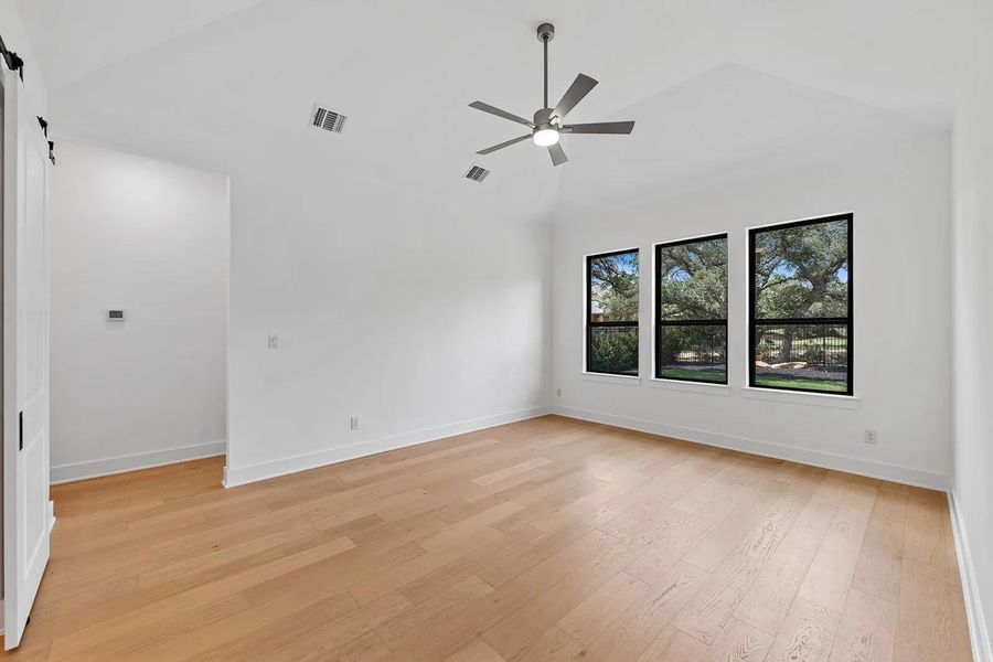Spacious, unfurnished interior of a new home in Caliterra - 110', Dripping Springs (Image 18). Spacious, unfurnished interior of a new home in Caliterra - 110', Dripping Springs (Image 18).