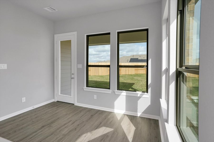 Spacious, unfurnished interior of a new home in Sunterra 50s, Katy (Image 29). Spacious, unfurnished interior of a new home in Sunterra 50s, Katy (Image 29).