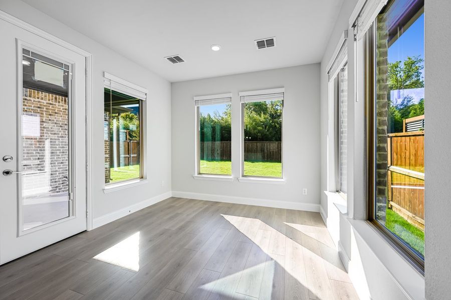 Spacious, unfurnished interior of a new home in South Oak 50s, Oak Point (Image 43). Spacious, unfurnished interior of a new home in South Oak 50s, Oak Point (Image 43).