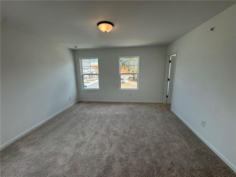 Spacious, unfurnished interior of a new home in Laurelwood, Douglasville (Image 32).
