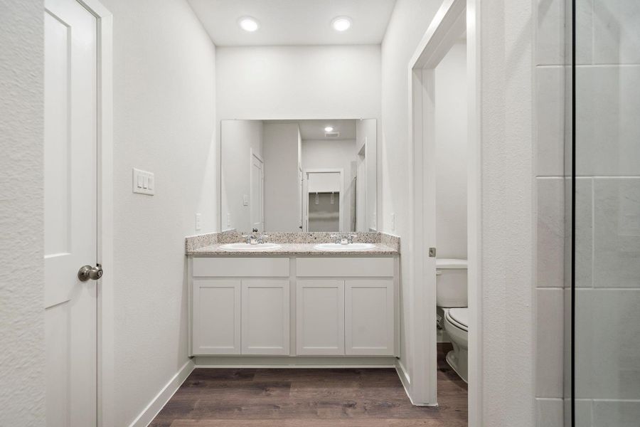 Furnished interior view inside a new home in Maple Heights, Porter (Image 9).