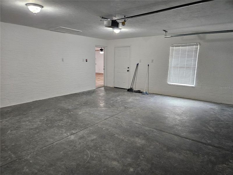 Spacious, unfurnished interior of a new home in , Williston (Image 30).