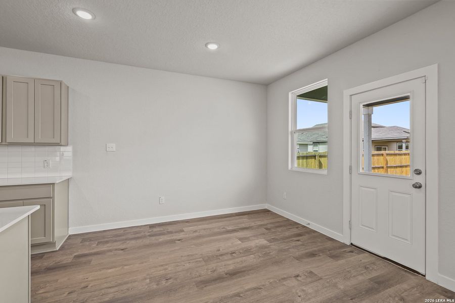 Spacious, unfurnished interior of a new home in Park Place, New Braunfels (Image 19).