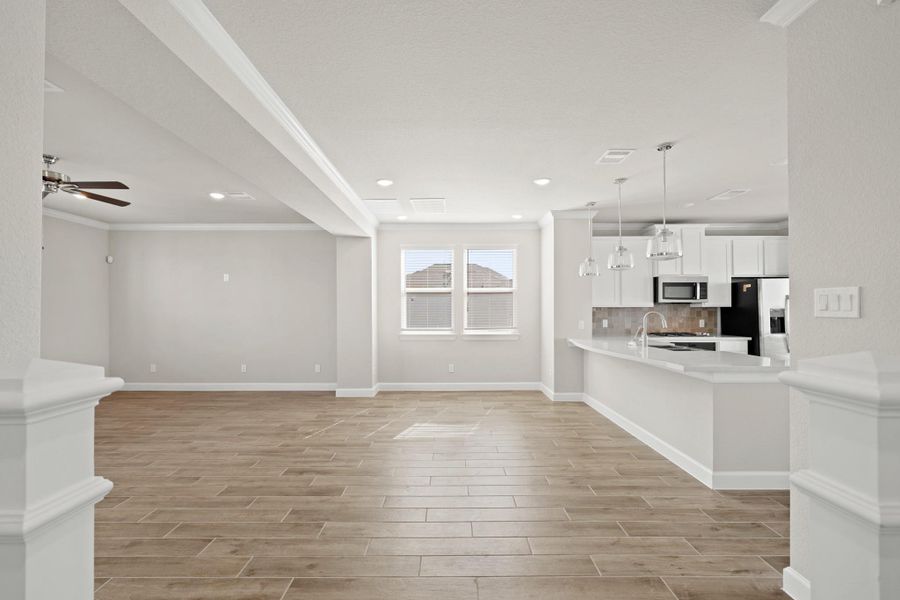 Sun-lit dining room (*Photo not of actual home and used for illustration purposes only.) Sun-lit dining room (*Photo not of actual home and used for illustration purposes only.)