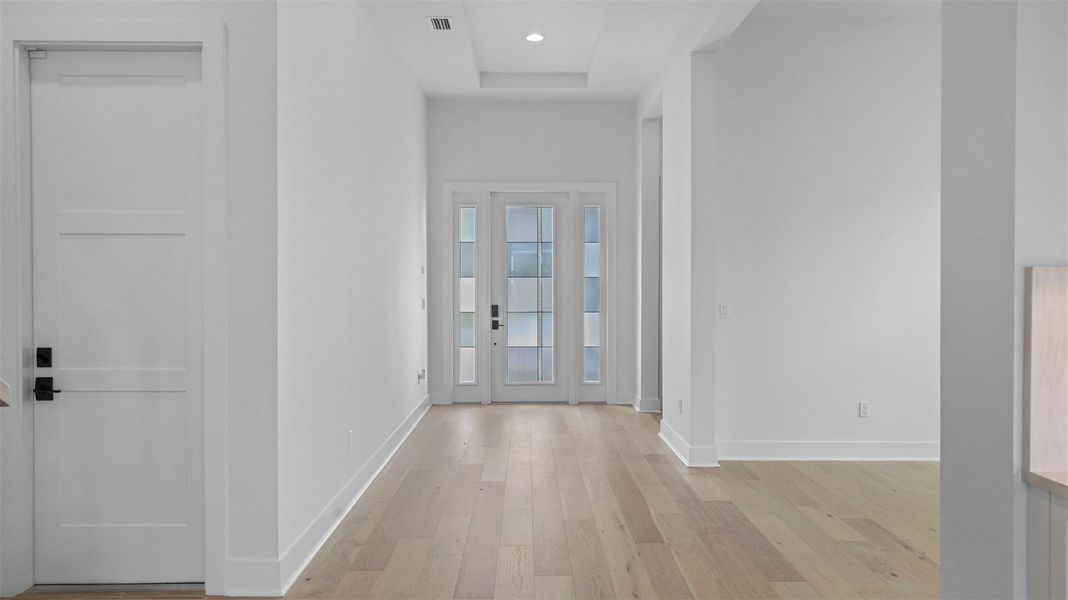 Spacious, unfurnished interior of a new home in , Palm Beach Gardens (Image 58).