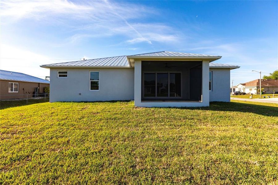 Exterior details and patio area of a home in , Cape Coral (Image 4).