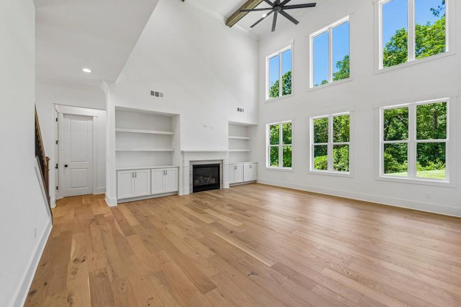 Spacious, unfurnished interior of a new home in White Post on Lake Lanier, Gainesville (Image 32).