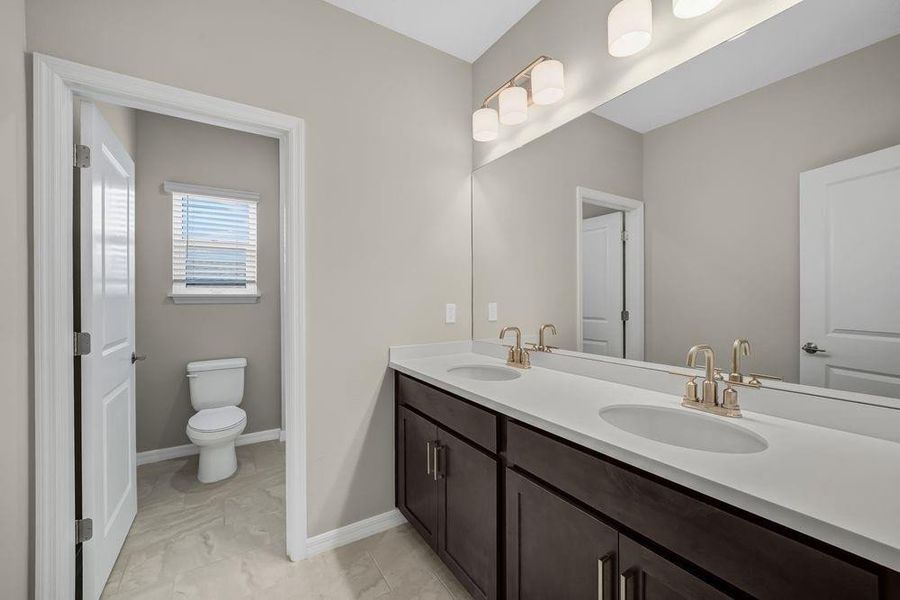 621 SE Ranch Oak Circle ~ Ready Now